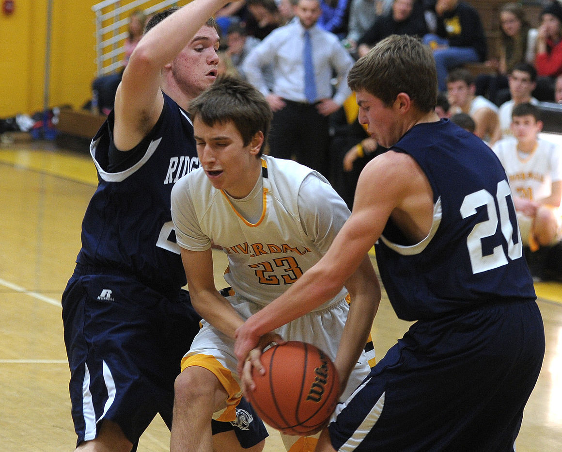 Ridgewood sophomore Smith fuels late run as Spartans hold off Riverdale